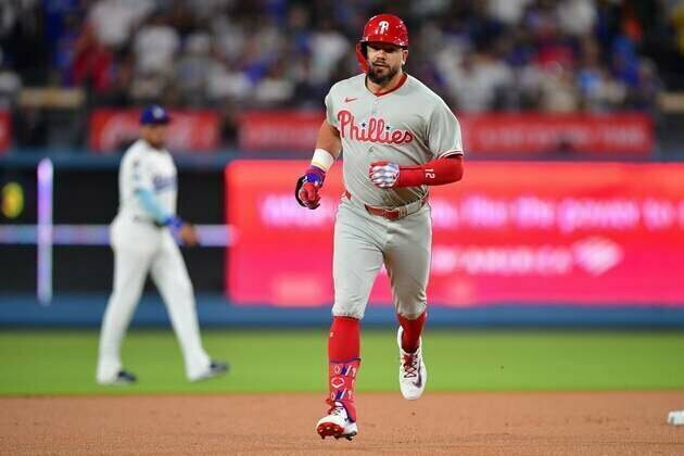 Phillies clinch NL East title with 10th-inning win over Dodgers