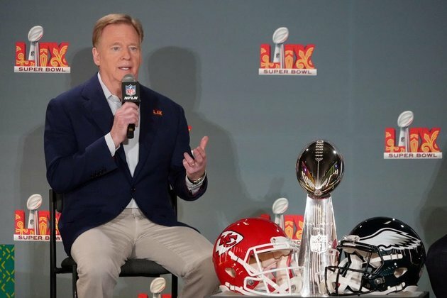 Roger Goodell dishes on phone buddy Tom Brady, 18-game season