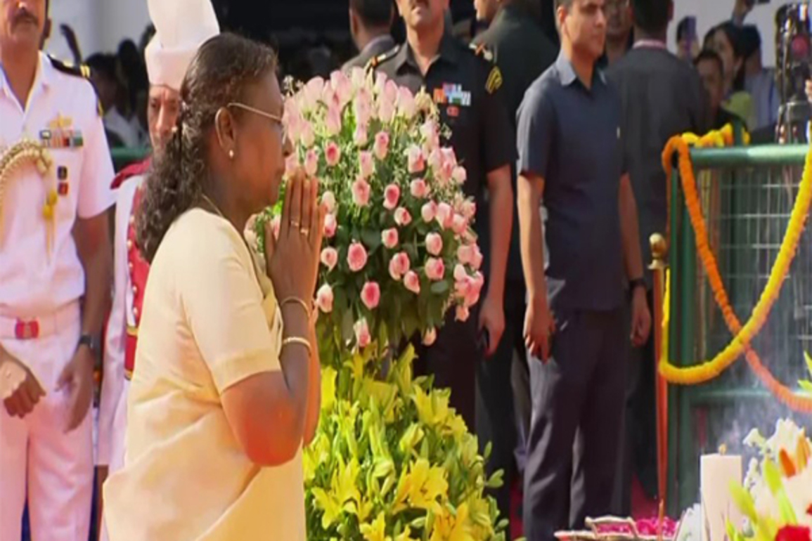 President Murmu pays floral tribute on BR Ambedkar's 135th birth anniversary