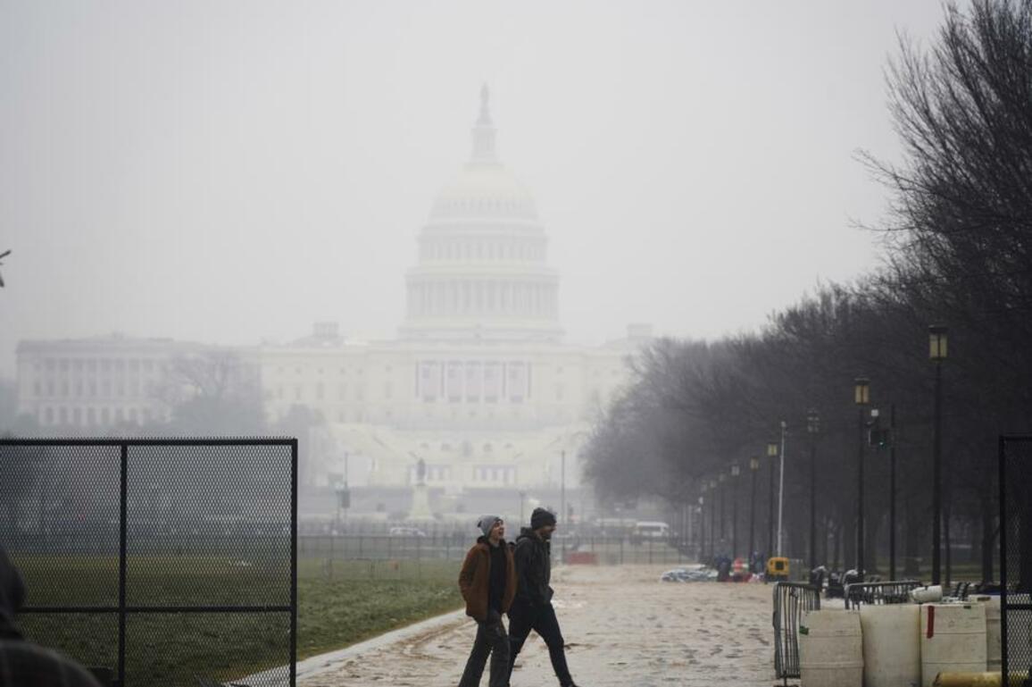 Economic Watch: U.S. credit rating downgrade adds downward pressure to economy
