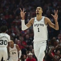 Spurs dominate 2nd half to go up 3-1 on Trail Blazers