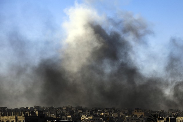 MIDEAST-GAZA-JABALIA REFUGEE CAMP-AIRSTRIKE-SMOKE