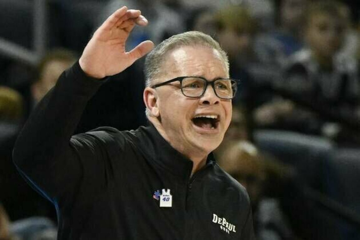 DePaul, trying to avoid overconfidence, faces Stonehill
