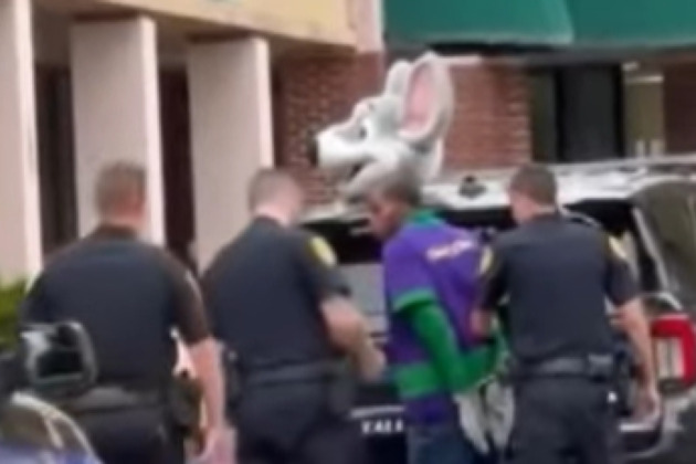 Chuck E. Cheese employee arrested in iconic mouse mask for using stolen credit card