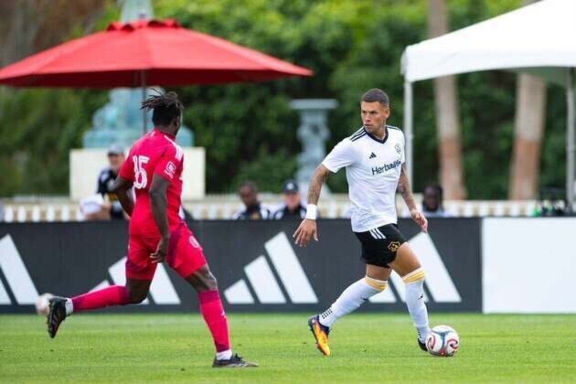 Austin FC acquire veteran F Christian Ramirez off waivers