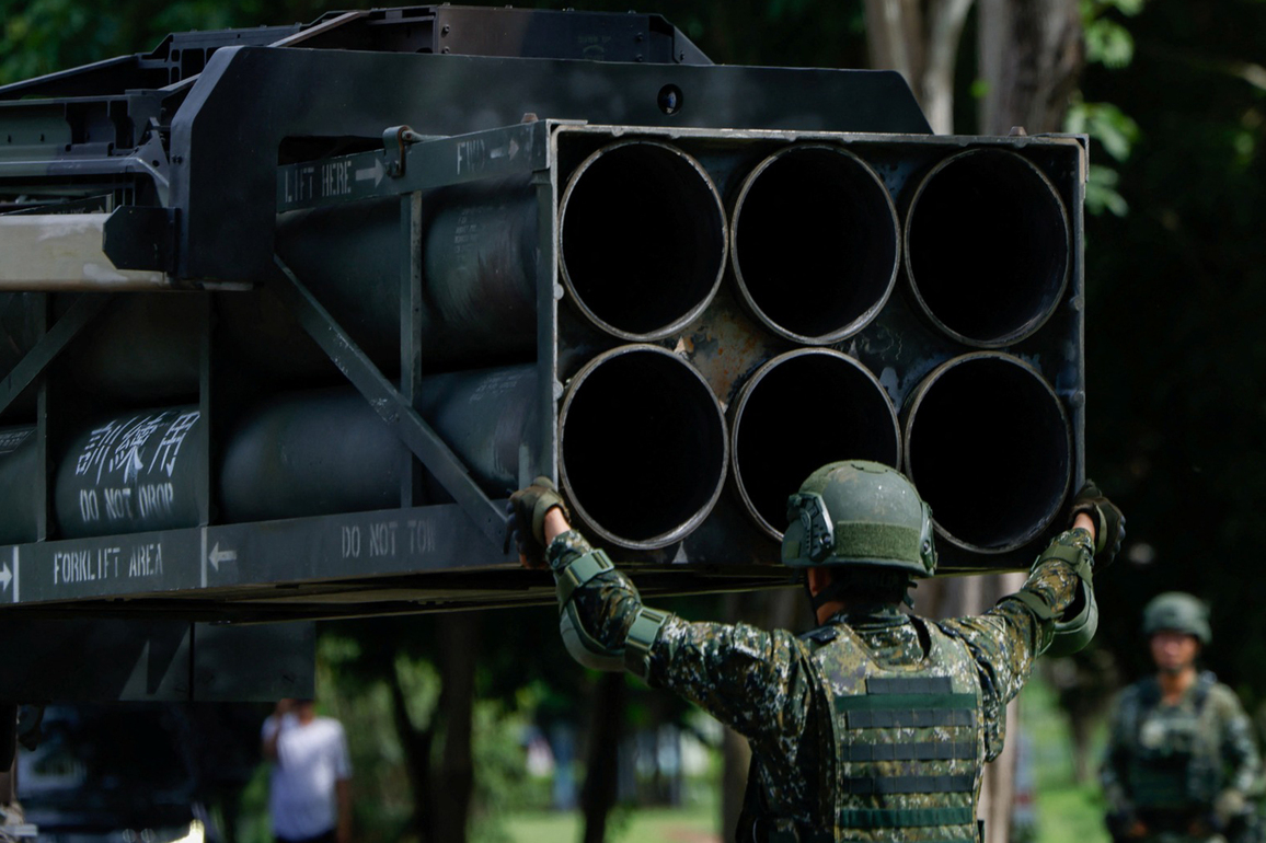 US announces over USD 10 bln arms sales package for Taiwan