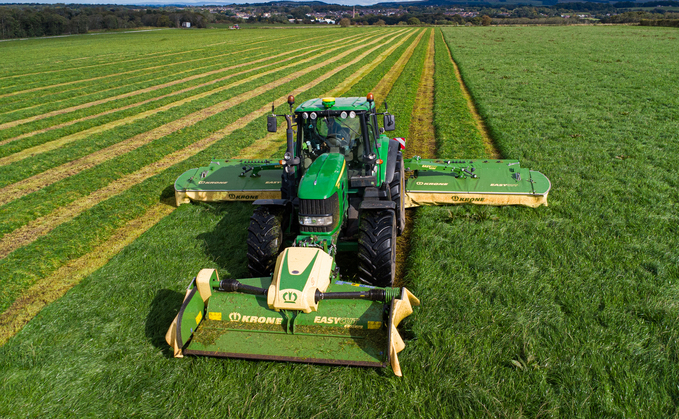 Krone EasyCut B 880 CV rear combination and F 320 CV front mower on-test.