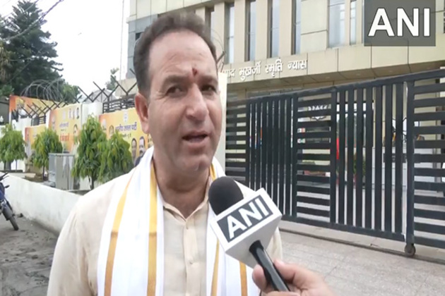 'Unfortunate elected CM jumps over boundary wall': J-K LoP slams Omar Abdullah