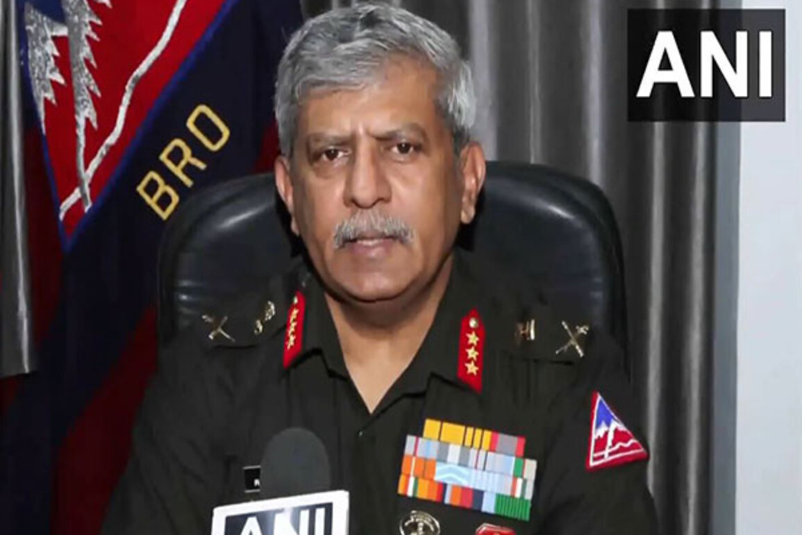 J-K: DGBR Lt Gen Raghu Srinivasan inspects road infrastructure in Jammu division amid heavy rain