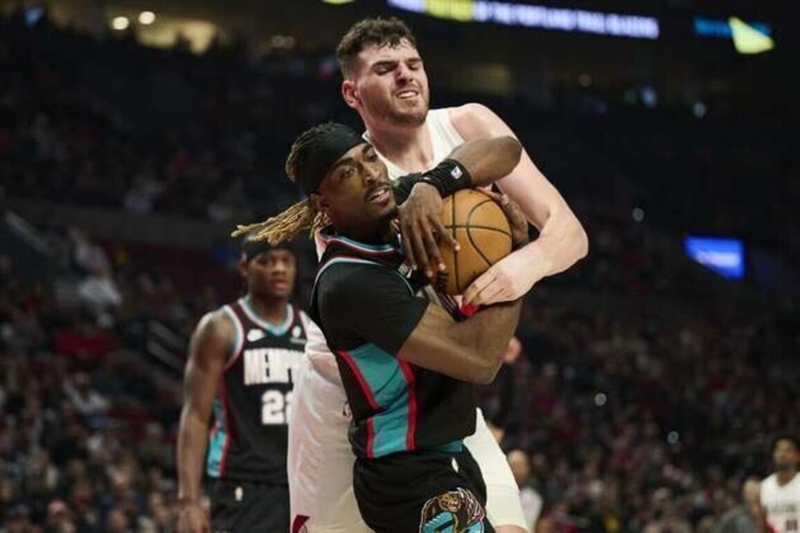Blazers blow out Grizzlies in first of back-to-back tilts