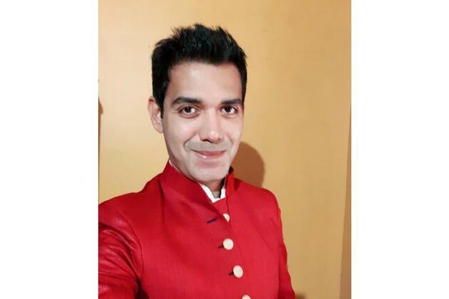 The Urdu chain reaction of what we know as 'Radioactive Tushar' has spread wide and far , and how!