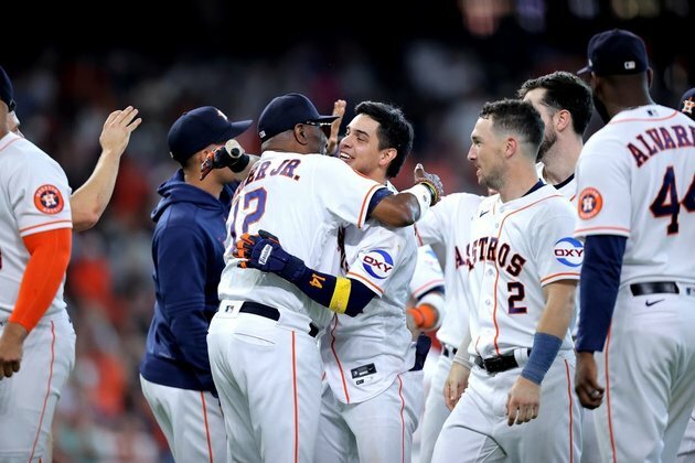 Astros seek to control destiny going into Royals series