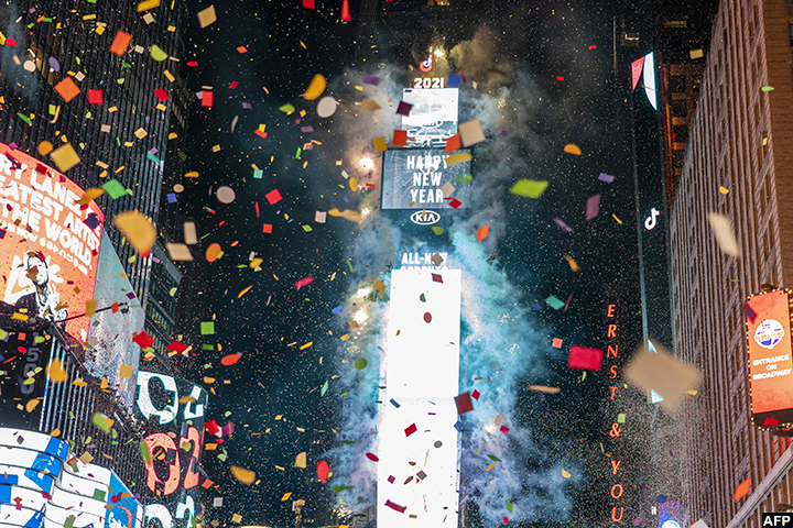 New Zealand welcomes 2021 with giant public fireworks display