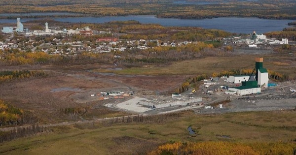 Investors shrug at thick red pen for Evolution's Red Lake gold