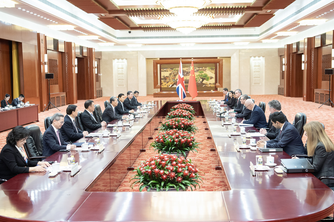 CHINA-BEIJING-ZHAO LEJI-BRITISH PM-MEETING (CN)