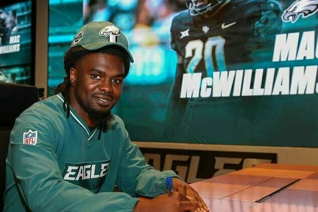Eagles sign Mac McWilliams