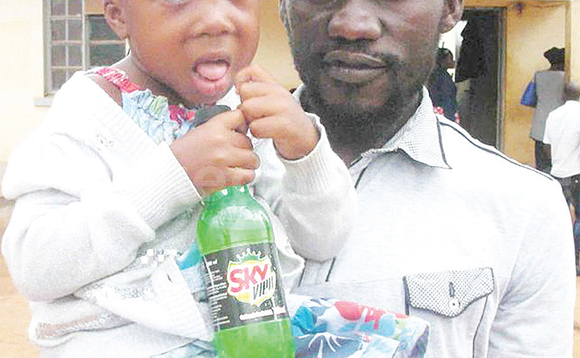 Katasi ng’ali ne kitaawe Kalanzi. Katasi ng’ali ne kitaawe Kalanzi.