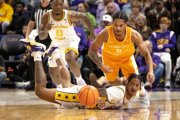 Josiah-Jordan James propels No. 9 Tennessee past LSU