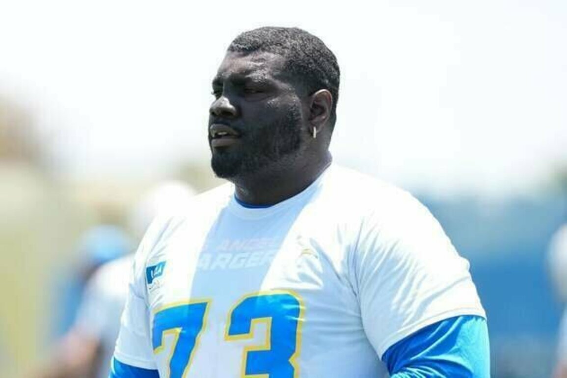 Chargers G Mekhi Becton (illness) questionable vs. Chiefs