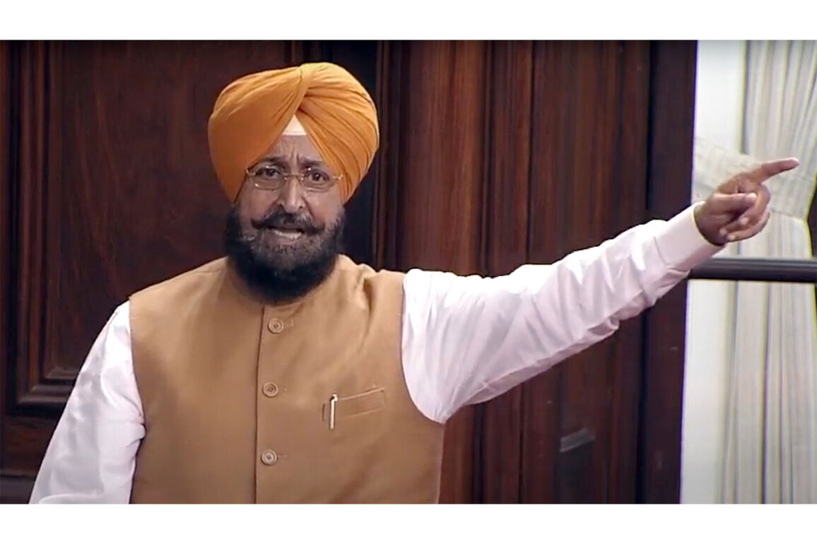 Punjab LoP Partap Bajwa cautions Arvind Kejriwal of another 'surprise' ahead of CM Mann meeting President Murmu