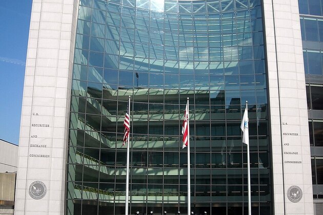 SEC tightens disclosure rules for activist hedge funds
