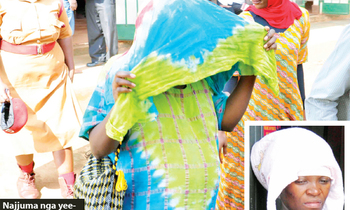 Najjuma nga yeebisse bwe yabadde ava mu kkooti e Nabweru eggulo. Najjuma nga yeebisse bwe yabadde ava mu kkooti e Nabweru eggulo.