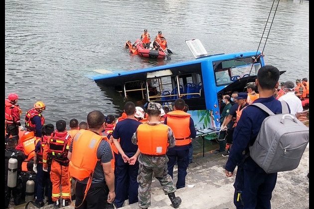 Update: 21 dead, 16 injured after bus plunges into lake in southwest China