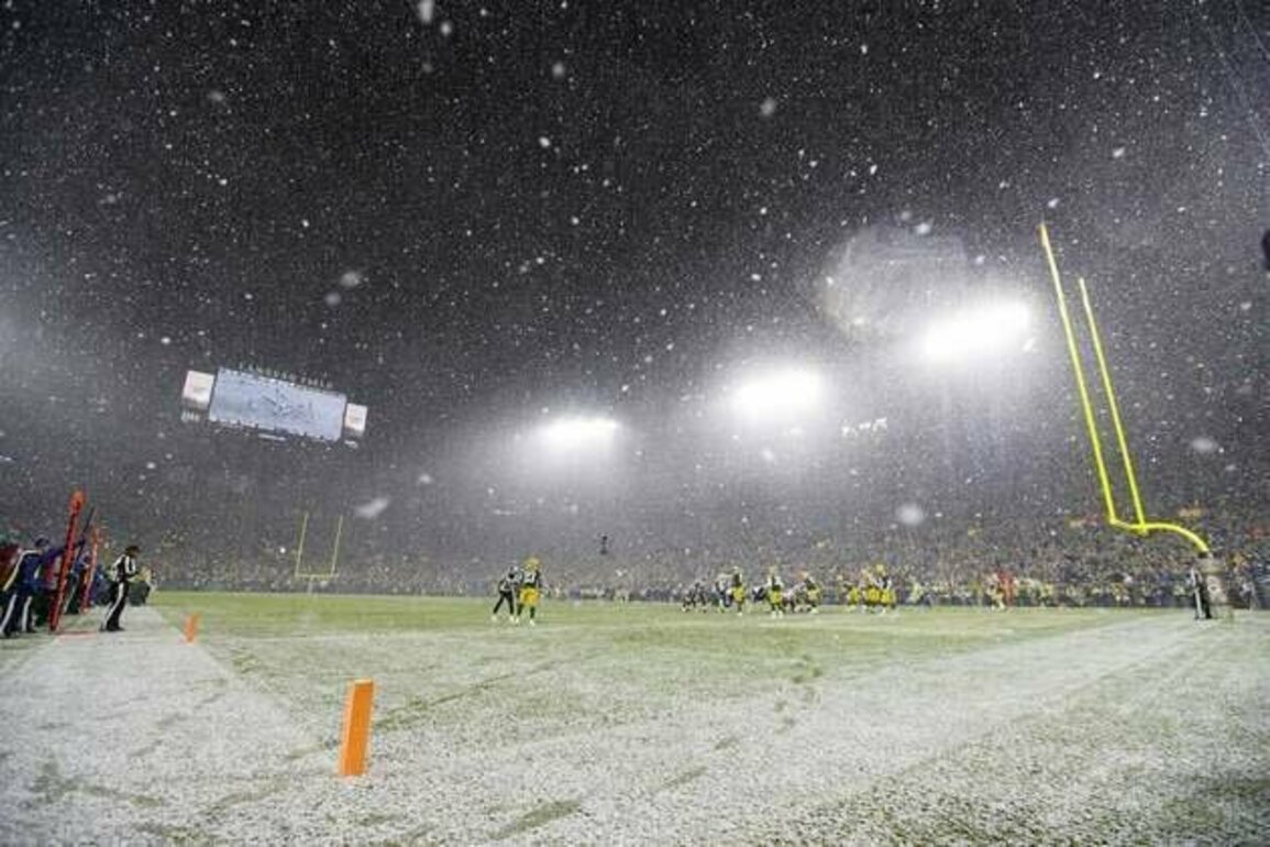 Bears at Packers flexed to later start, Bills-Bengals early in Week 14 swap