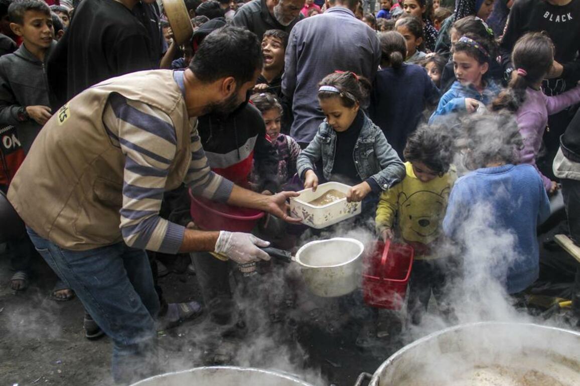 Amid rubble, Gaza's displaced cook hope through shared meals