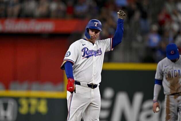 Rangers end Cubs' win streak at 10 with shutout