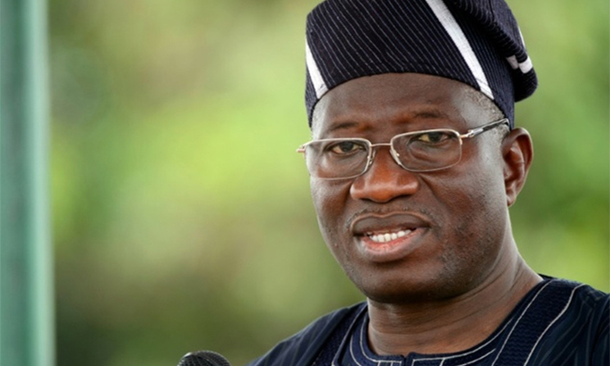 Nigeria quizzes ex-president's spokesman in graft probe Nigeria quizzes ex-president's spokesman in graft probe