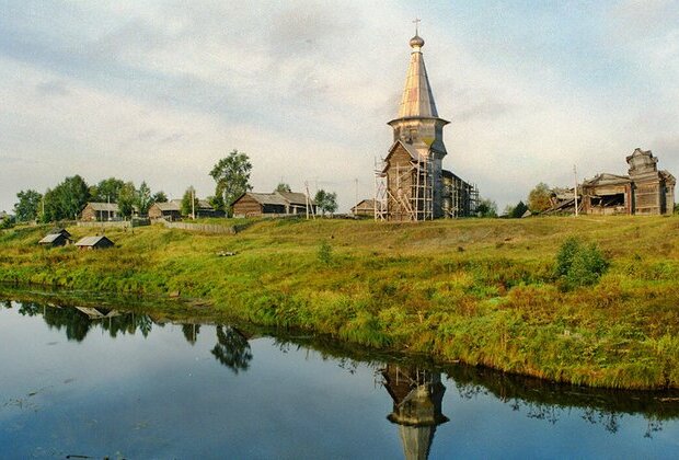 Enchanting shrines in a brooding forest: Saminsky Pogost