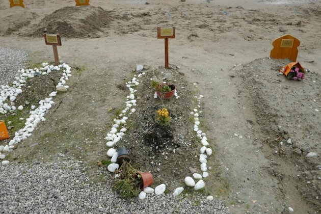 France Calls for European Aid After 27 Migrants Die at Sea