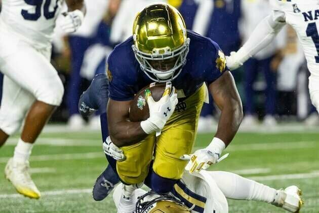 No. 10 Notre Dame makes easy work of Navy in the rain