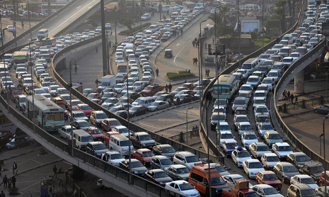 Cairo traffic poses daily test of survival Cairo traffic poses daily test of survival