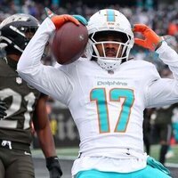 Broncos still third favorite in AFC West with Jaylen Waddle addition