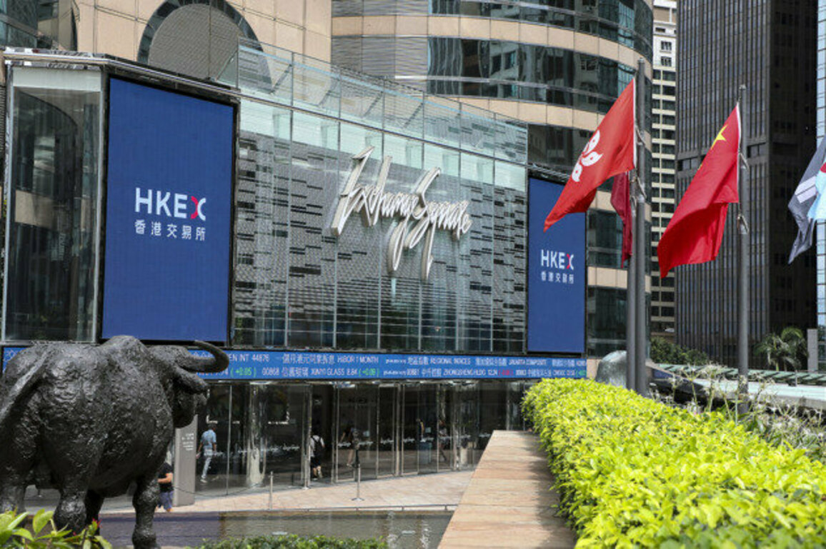 Hong Kong stock market recovers on renewed capital confidence