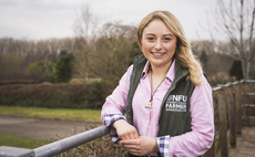Welsh farmers bring farmyard to the classroom