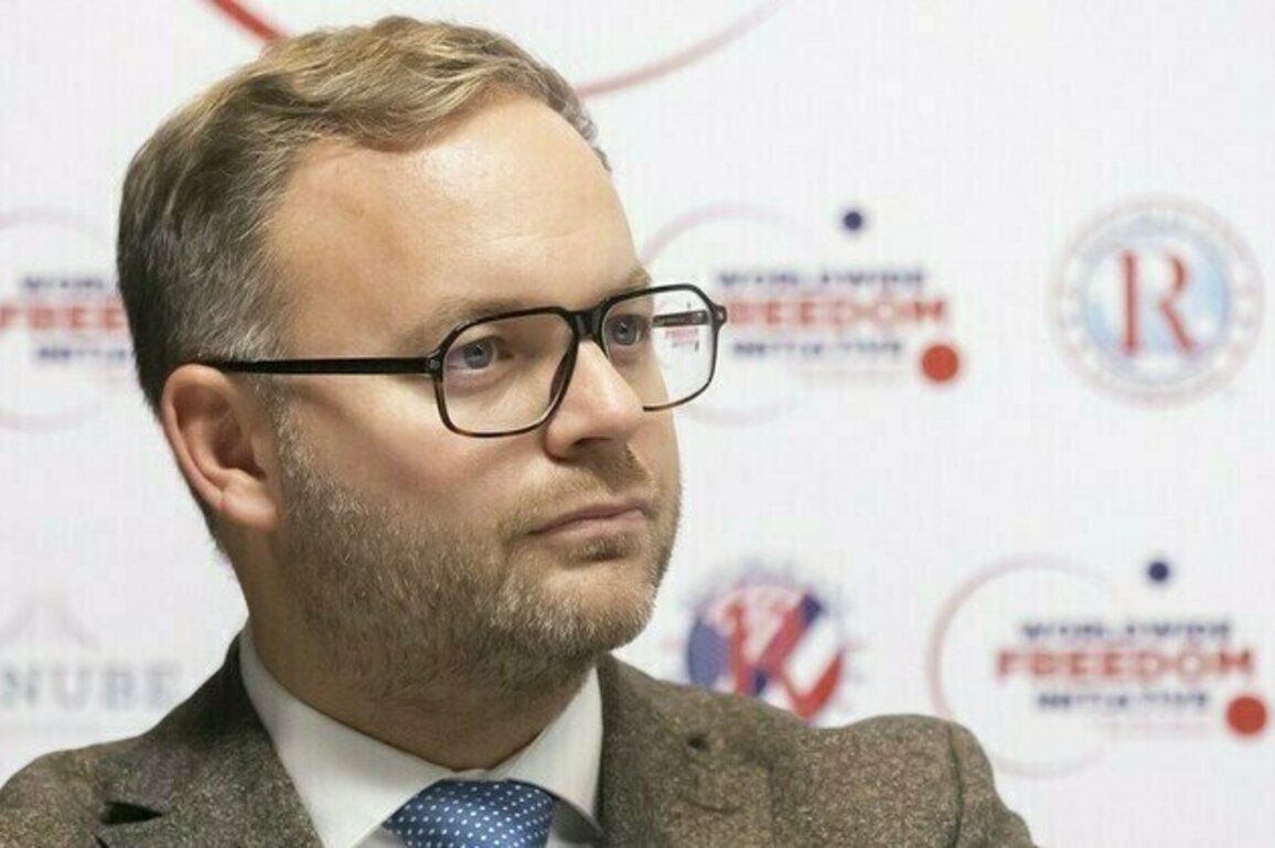 EU has no money except for war  Hungarian official