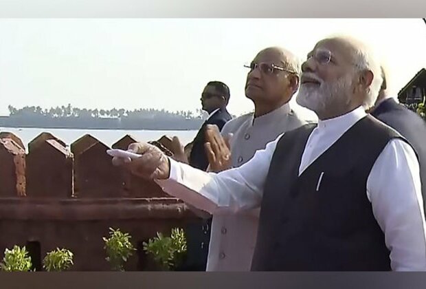 PM Modi unveils Chhatrapati Shivaji Maharaj statue at Rajkot Fort in Maharashtra's Sindhudurg