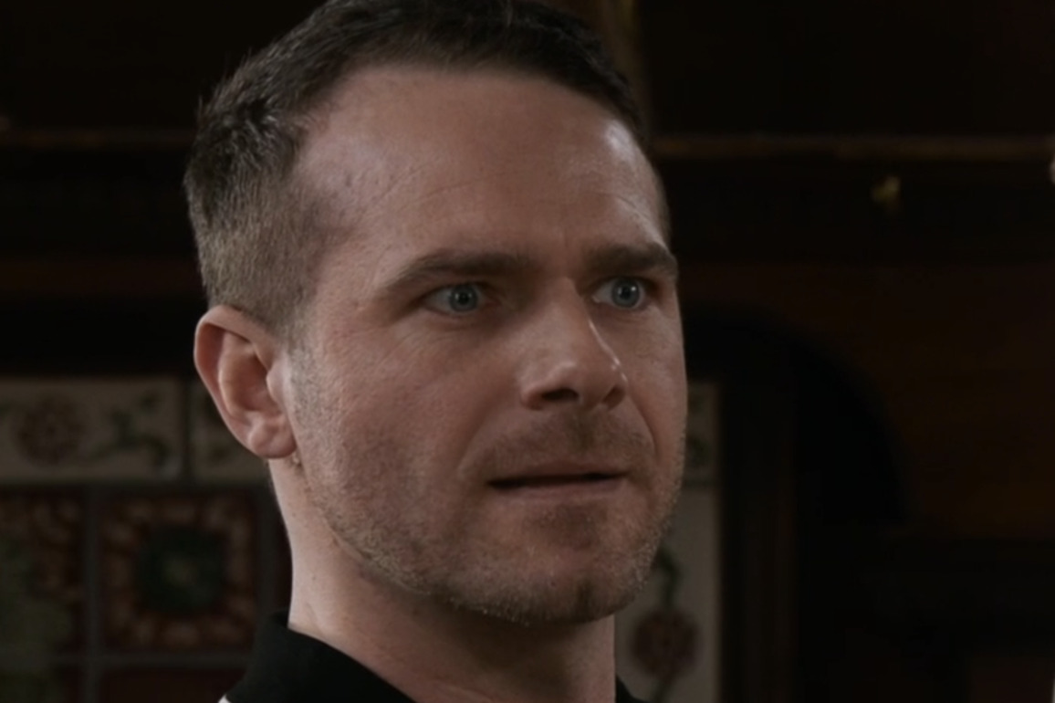 Coronation Street fans 'in shock' after hearing Mick actor's real accent for first time