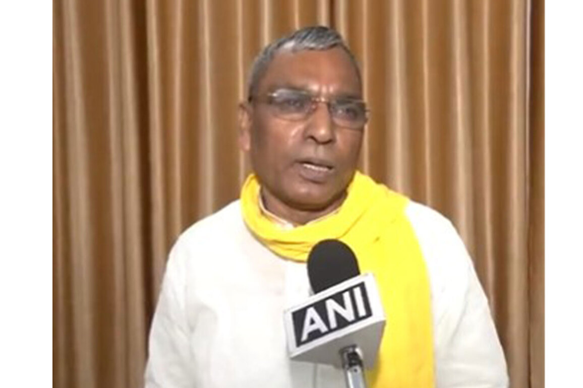 "These people work for the BJP": OP Rajbhar jibes at Akhilesh Yadav for Bengal visit