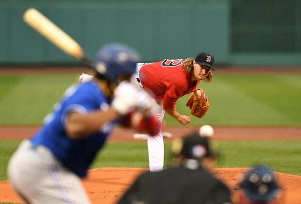 Struggling Royals face surging Red Sox at Fenway Park