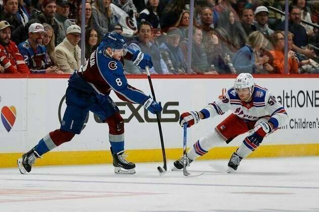 NHL-best Avalanche aim to stay hot at struggling Predators