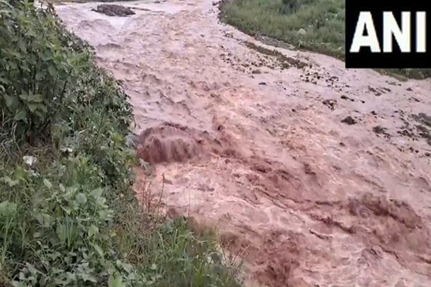 J-K: Dharhali and Saktoh river water level rise after heavy rainfall on Rajouri district