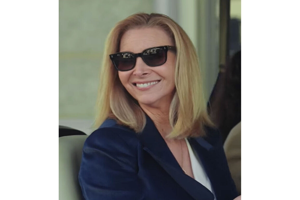 Lisa Kudrow urges future Warner Bros. owner to preserve iconic 'Friends' studio lot