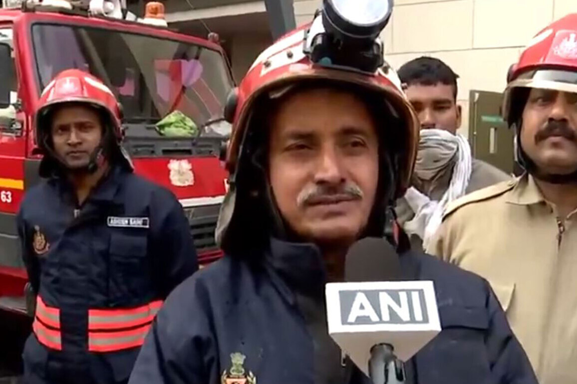 Fire breaks out at Pacific Mall in Jasola during repair work; No casualties reported