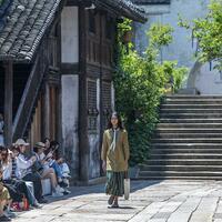 ZhejiangPictorial | 2025 Puyuan Fashion Week launched in E China's water town