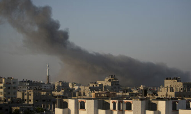 Gaza rocket 'intercepted' over Tel Aviv Gaza rocket 'intercepted' over Tel Aviv