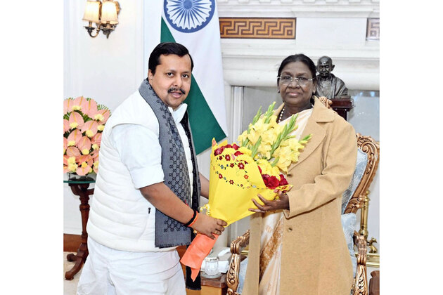 BJP National Working President Nitin Nabin pays courtesy visit to President Murmu, lauds her commitment to nation's development